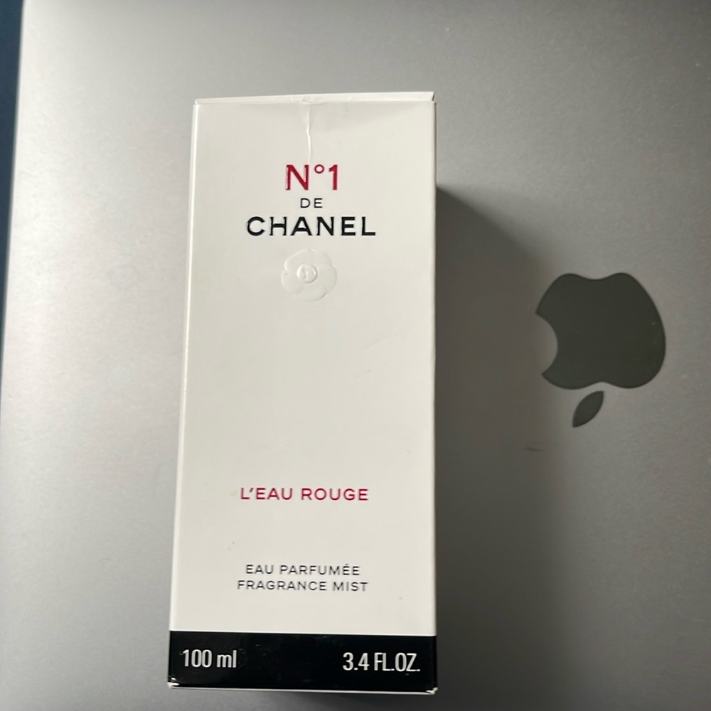 CHANEL    N•1    L’EAU ROUGE